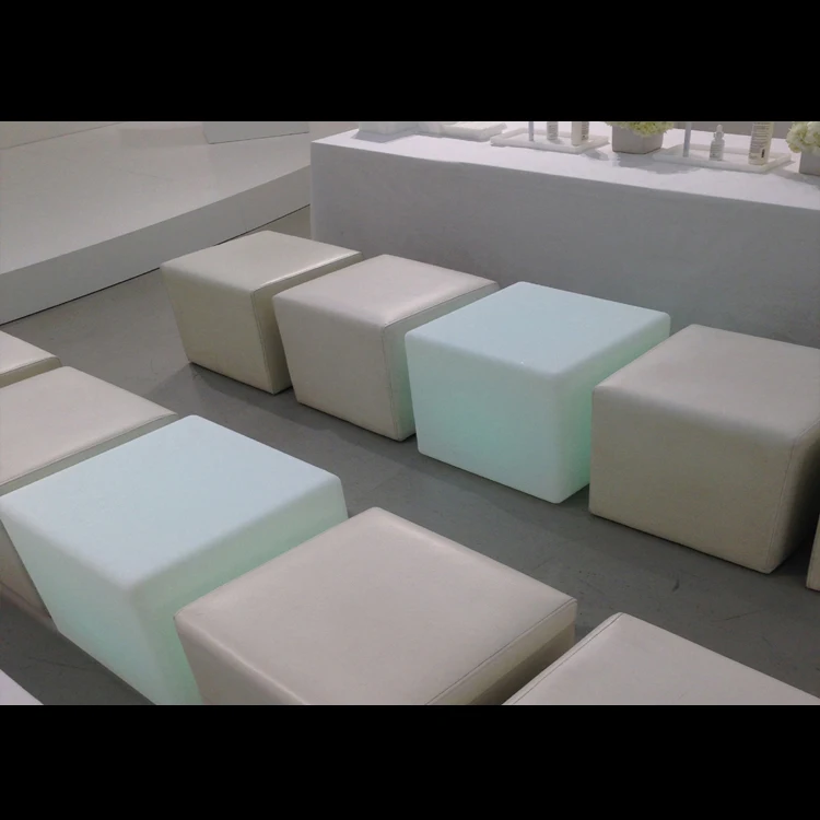 Factory low price lighted up plastic 16 color changing rechargeable LED low height round dining tables