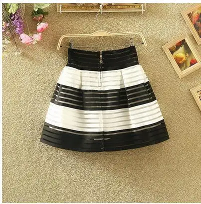 Guangzhou wholesale pleated mini flare skirts, korean style back zipper skirt photos