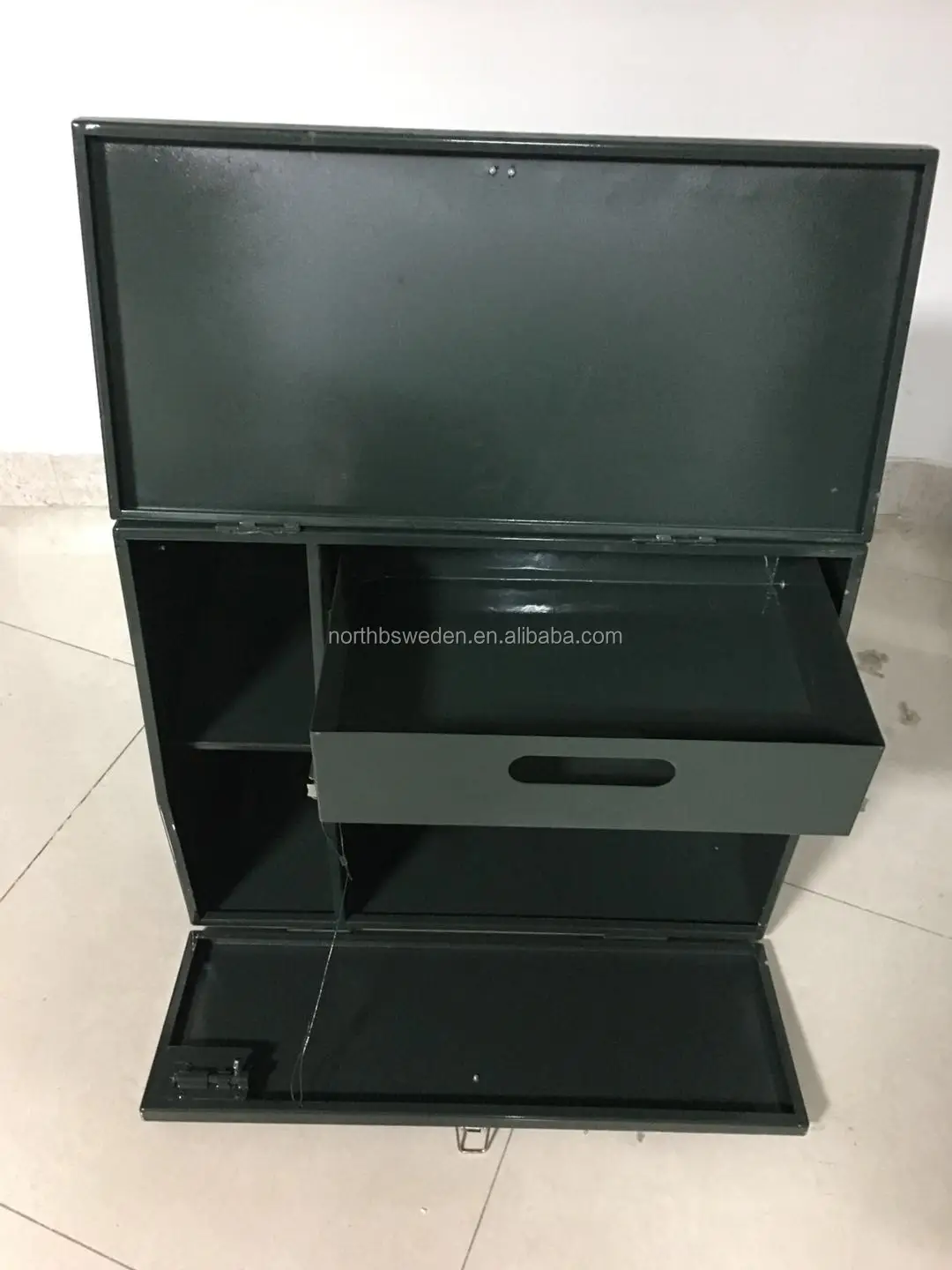 heavy duty saddlery grooming box