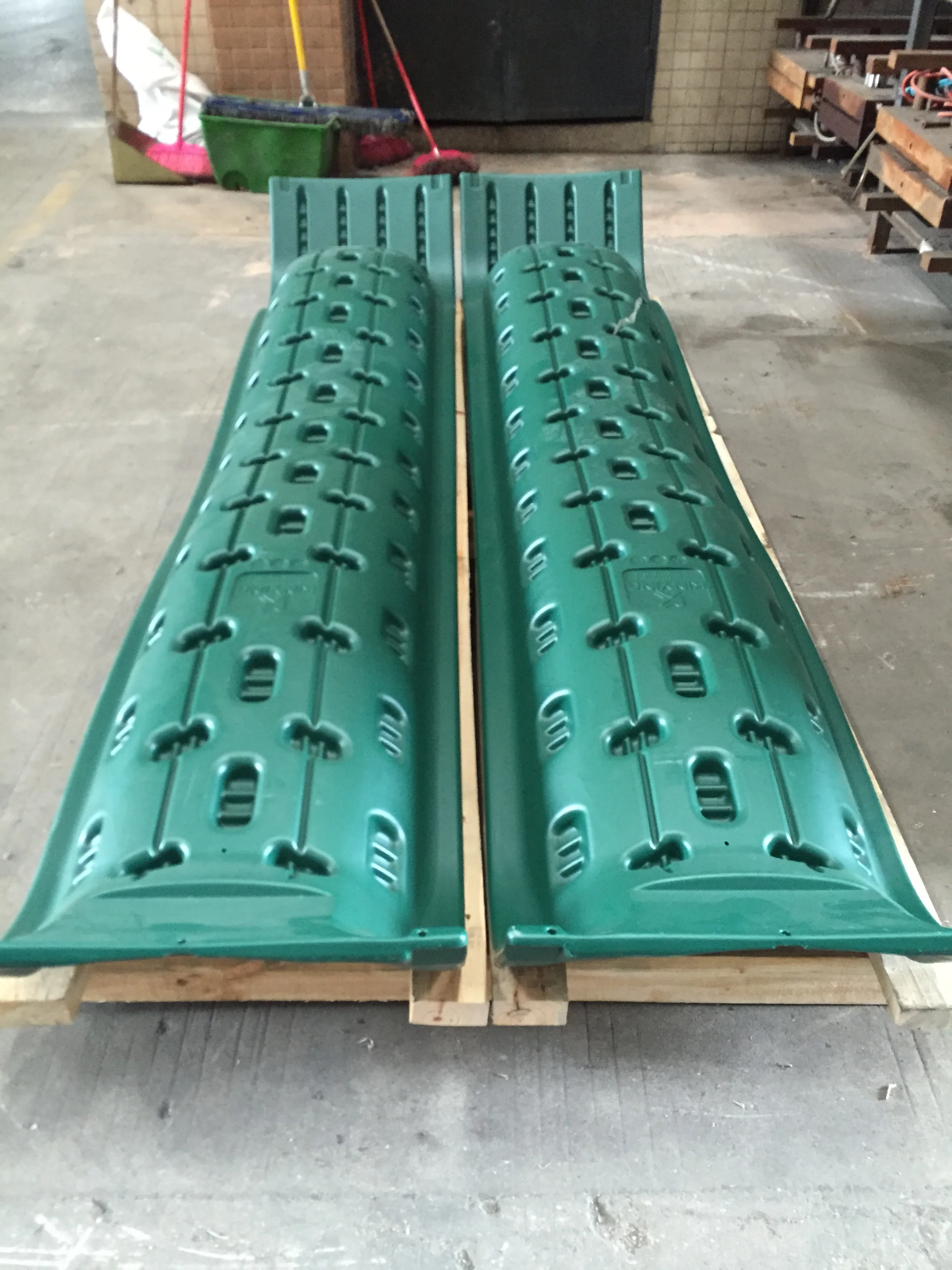 
KINPLAY BRAND Plastic Kids Slide Single wave slides accessories outdoor playground parts 