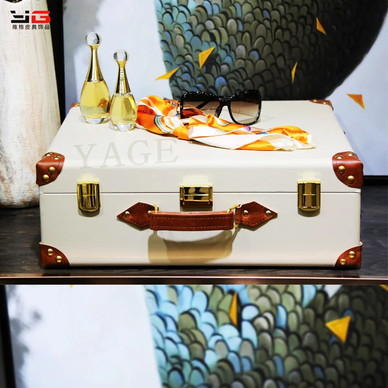 Custom High Quality faux leather decorative Vintage Suitcase Wood Frame travel suitcase