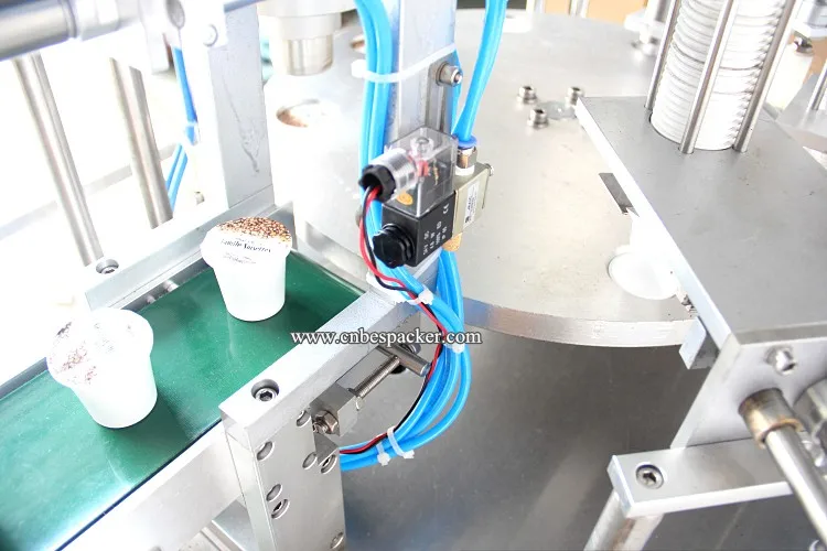 Автоматическая кофе капсула кубок наполнения и запайки