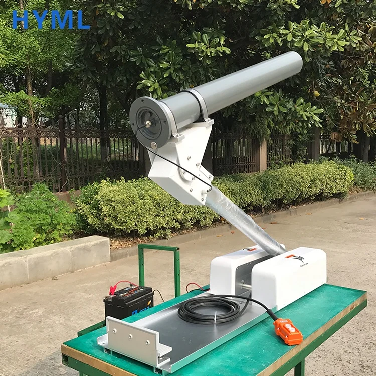 
small folded telescopic antenna mounted on the car 