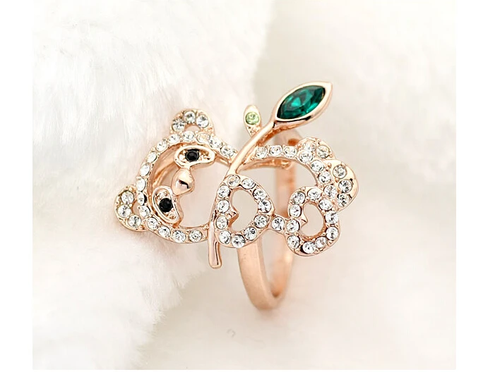 
2016 new lovely emerald panda and bamboo leaf shape finger ring white and green gemstone gold piston ring 
