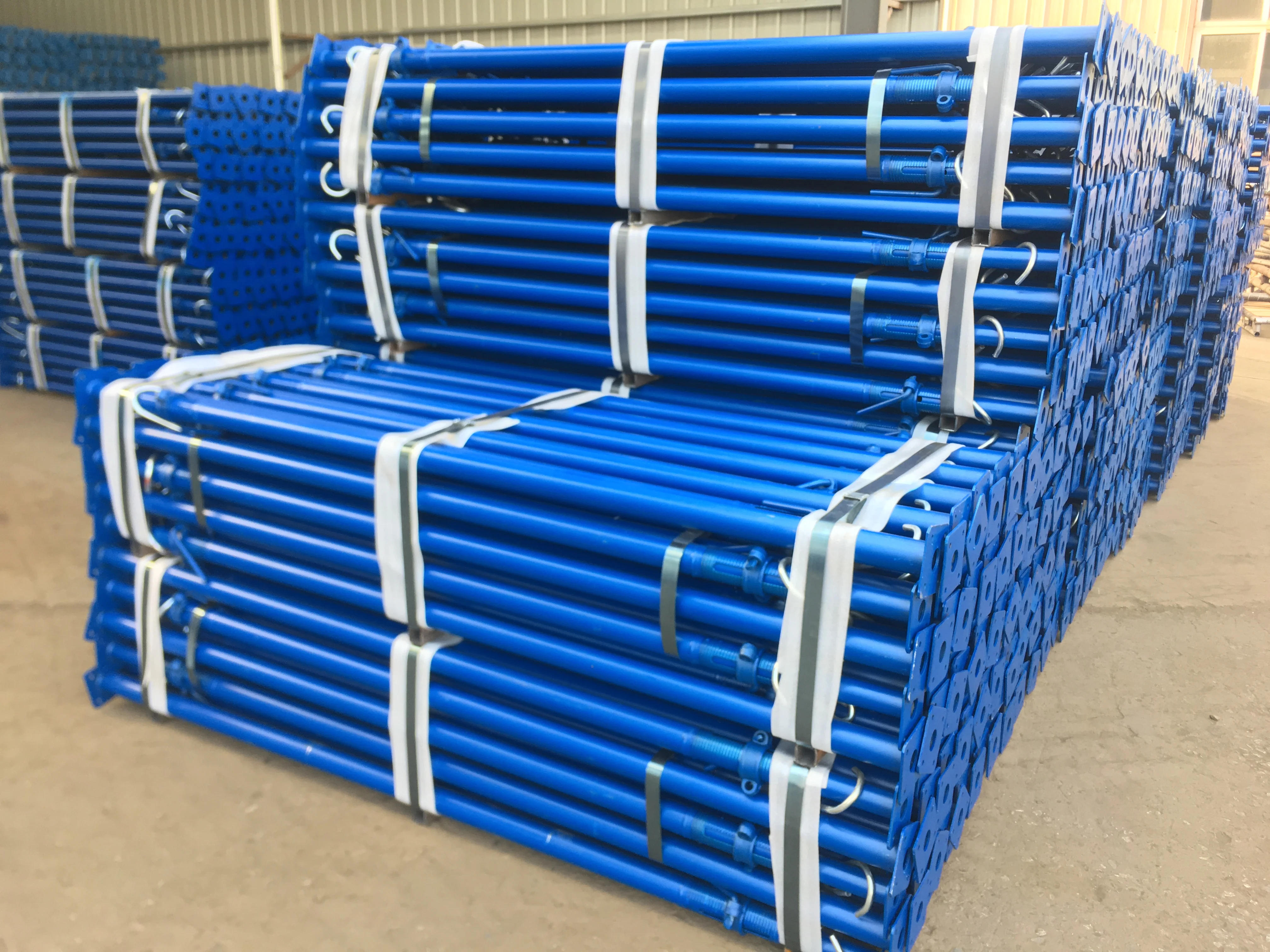 Adjustable iron supporting stand shoring prop