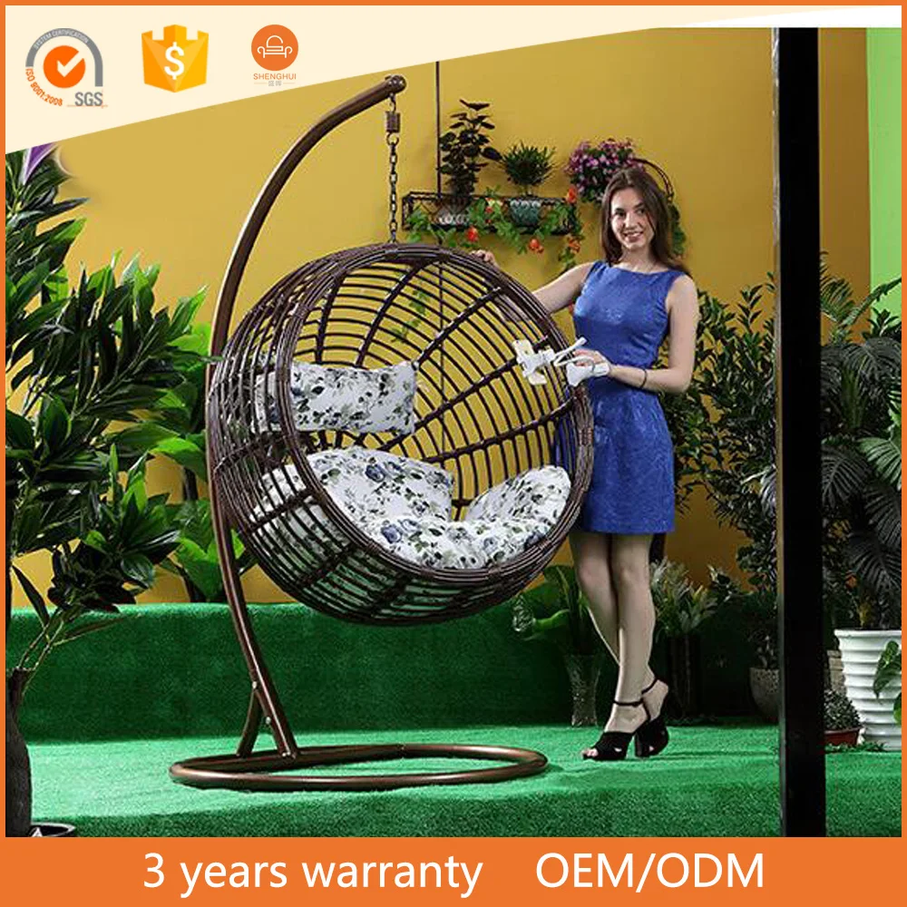 
Garden indoor & outdoor hanging egg shaped round wicker swing chair. 
