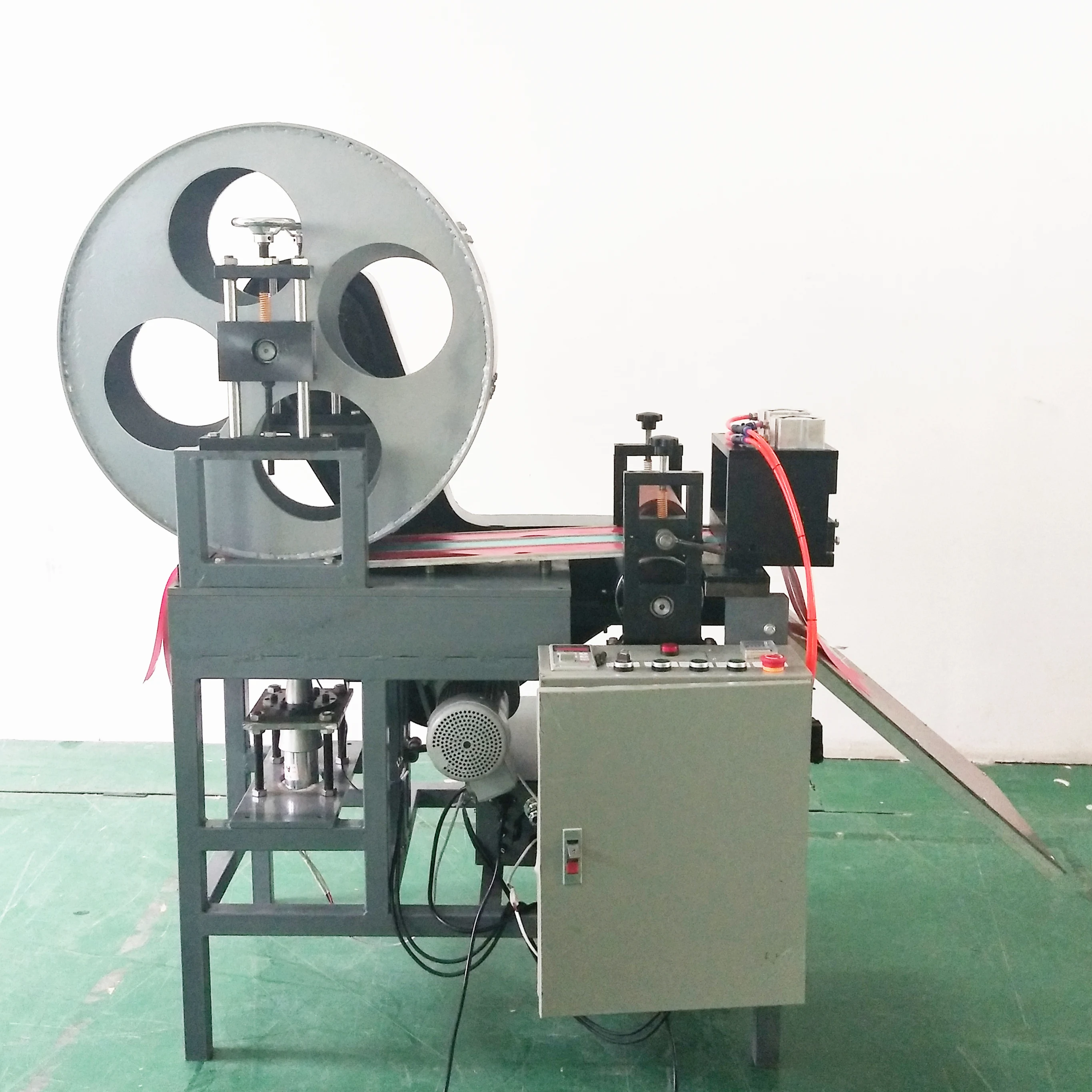 
High Quality Ultrasonic Butterfly Pull Bow Machine Lace Ribbon Pull Bow Machine 