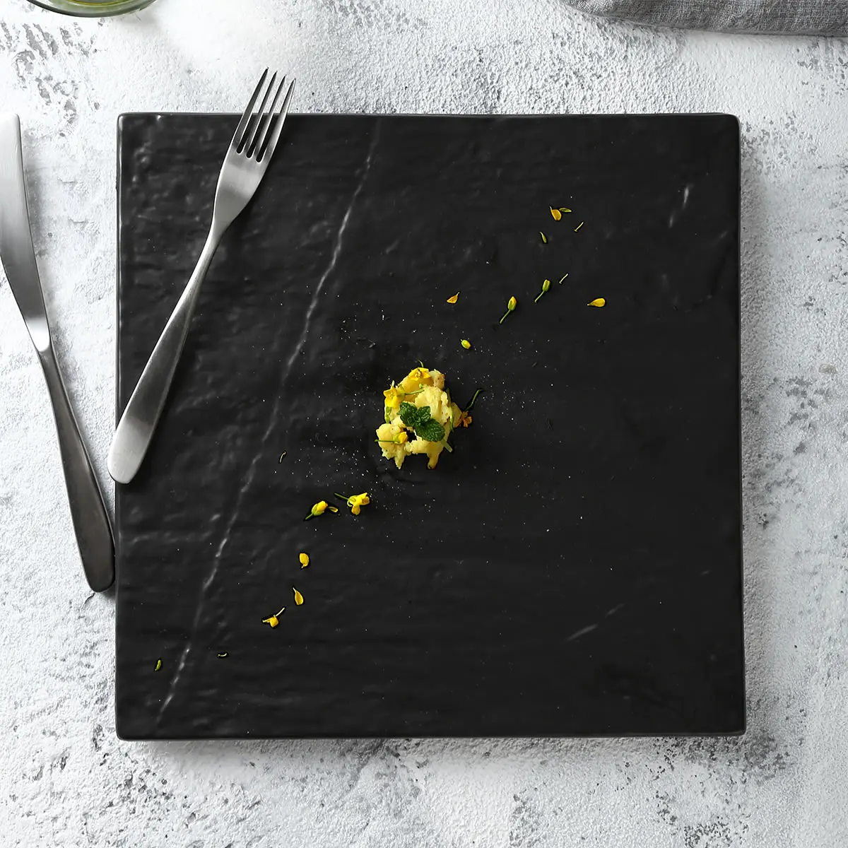 Factory direct wholesale ceramic square sushi plate,porcelain matte black steak dish and white ceramic plate for restaurant