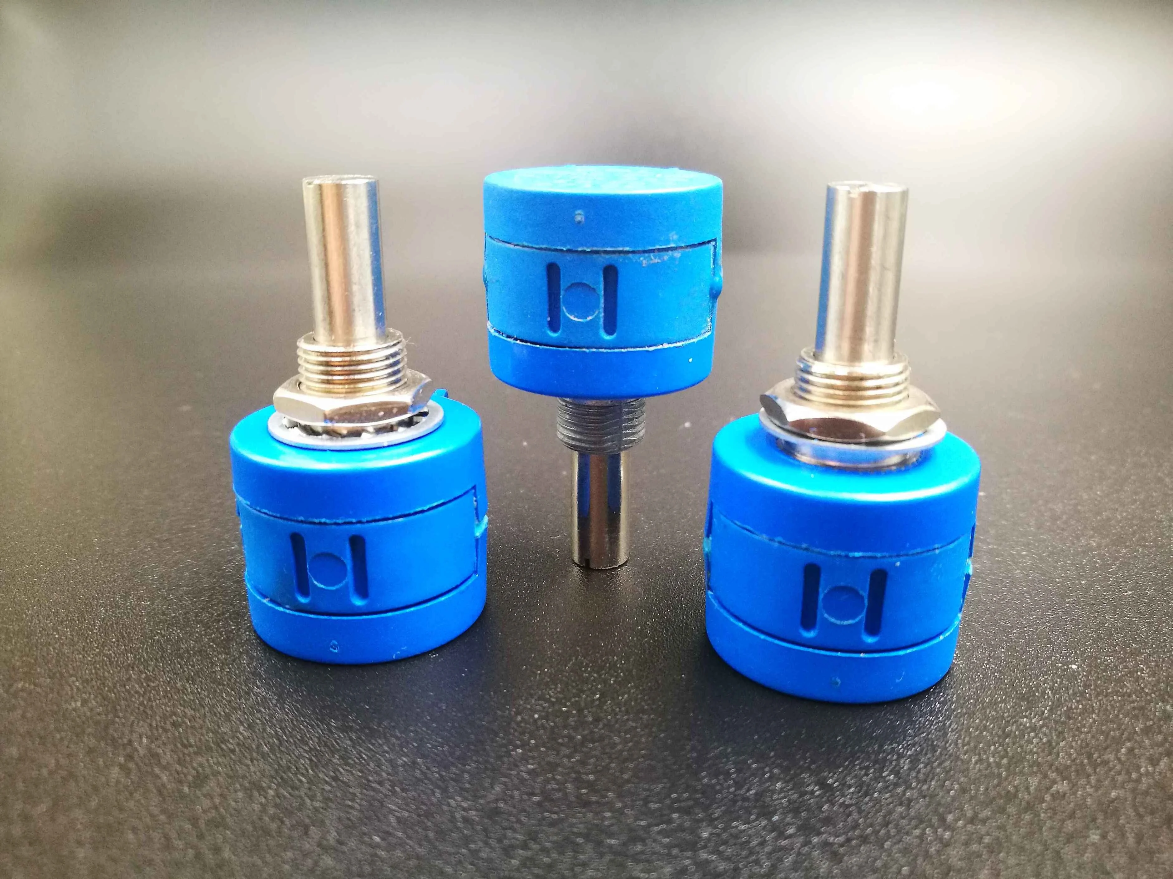 
3590 multi-turns potentiometer 