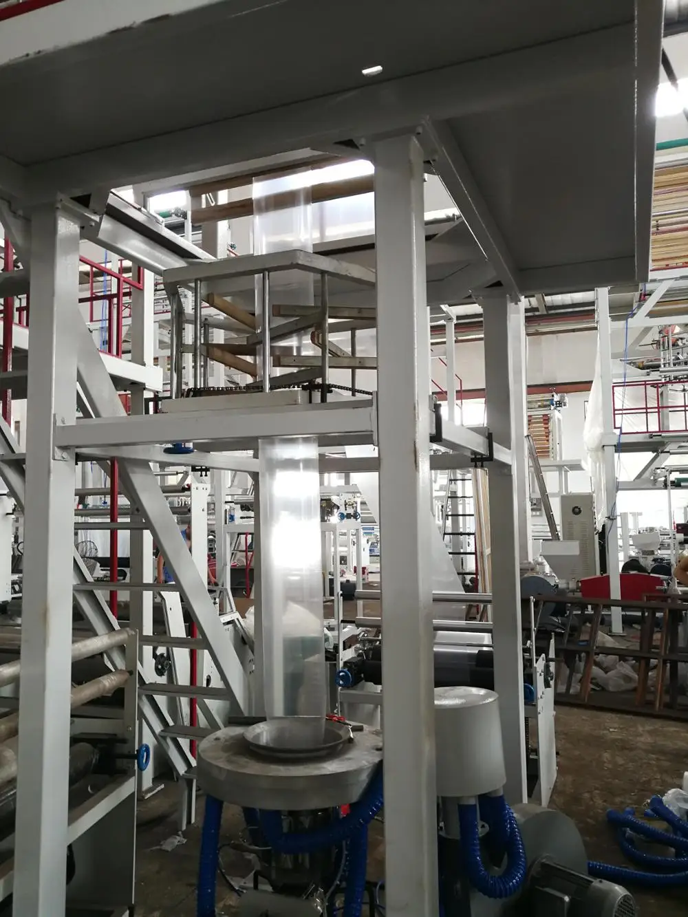 Машина для выдувания полиэтиленовой пленки HDPE LDPE инженеры выдувного формования PE доступны обслуживания машин за