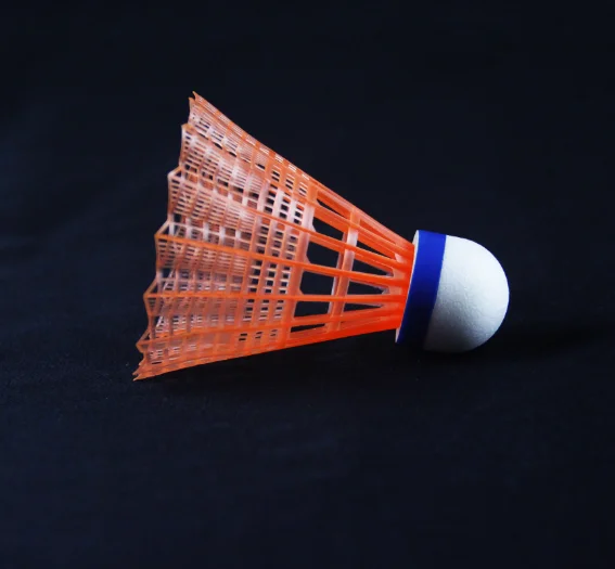 
2020 wholesale club training best price nylon Badminton de nylon shuttlecocks Das nylonbild ist ein federball china 