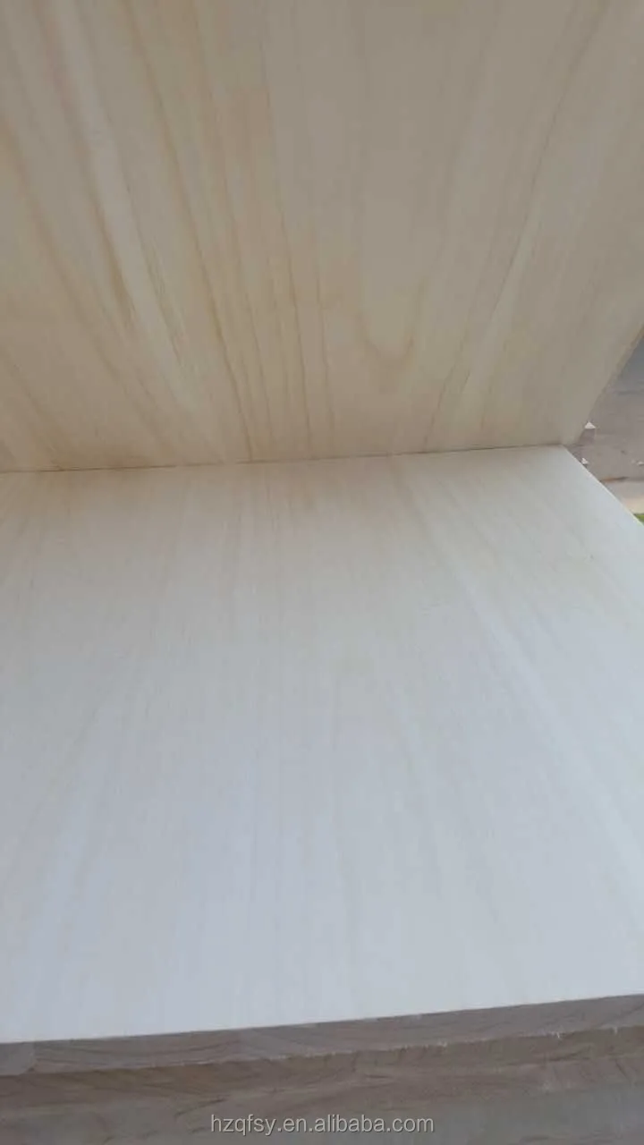 Dry soft paulownia wood