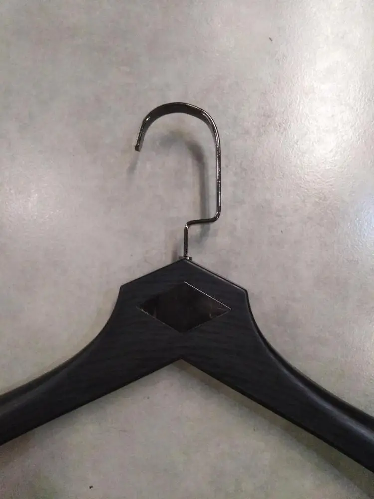 Luxury thick plastic clothes hanger for large coat Heavy duty durable plastic hangers for winter
