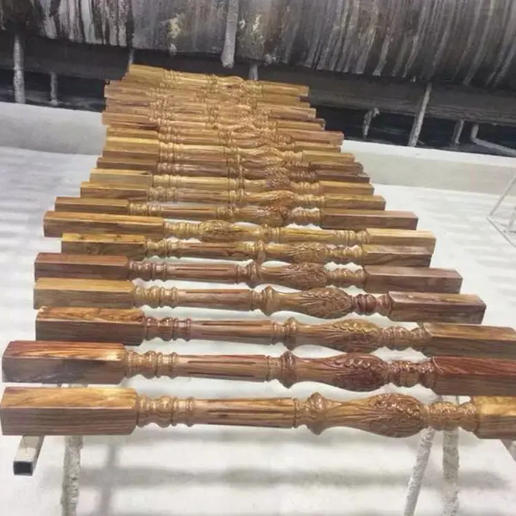  Шпиндель из массива дерева (Newel