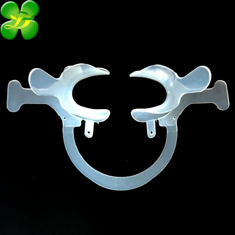 Teeth whitening cheek retractor