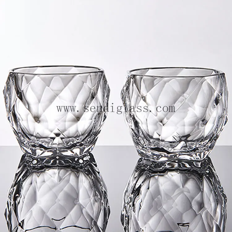 2021 new design  Lead free Crystal glass Ronud Whiskey decanter  (750ml) and Set of 2 Glasses (300ml)  Perfectly Gift Boxed.