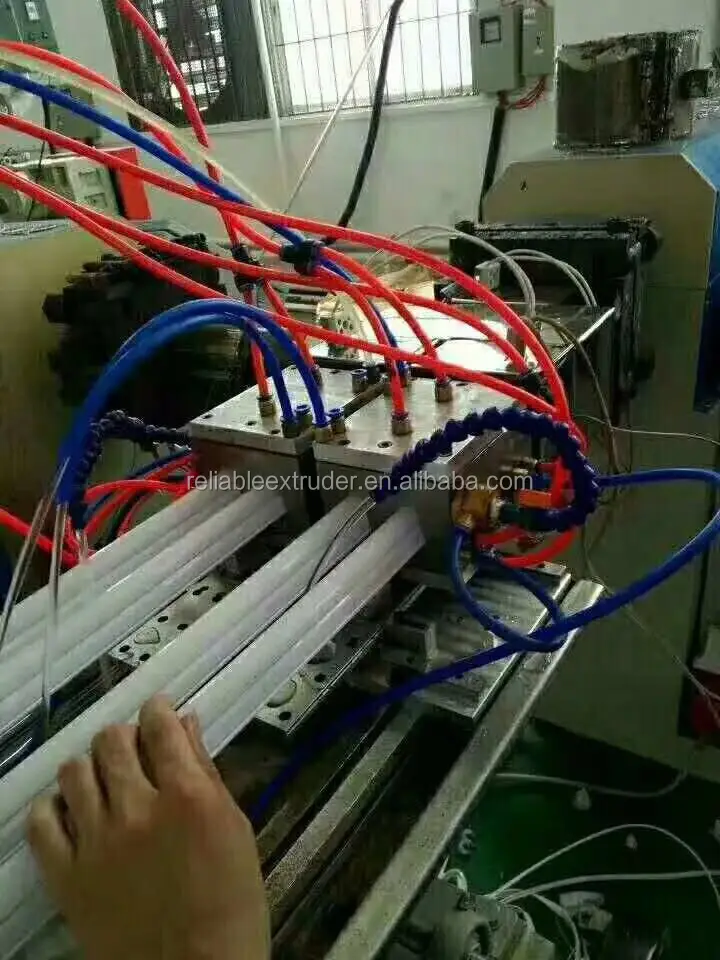 2018 Professional Factory High Quality PMMA LED PC Light Tube Extruder