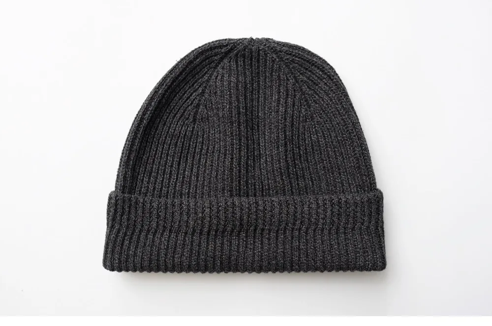 2022 High Quality Woven Label Logo solid color Winter Hat Fisherman Beanies,Men Women Wool Acrylic Knitted Beanie