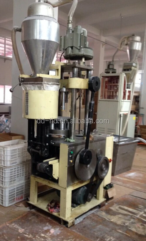 
Good quality pillar candle machine This product uses wax powder as material,it has auto-feeding material system 