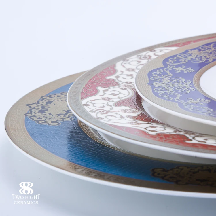 
2019 Restaurant Arabic Design Bone China Crockery Dinnerware Sets, Luxury Decal Bone China Hotel Dinner Set Gold Charge Plates& 