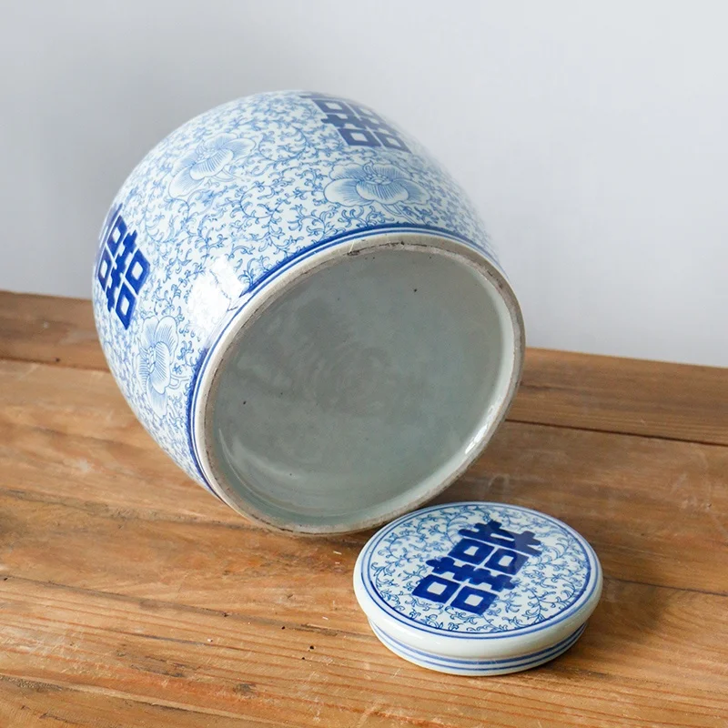 Blue and white double happiness antique hand-painted ceramic jar with lid ,retro-Chinese home decoration porcelain art wholesale