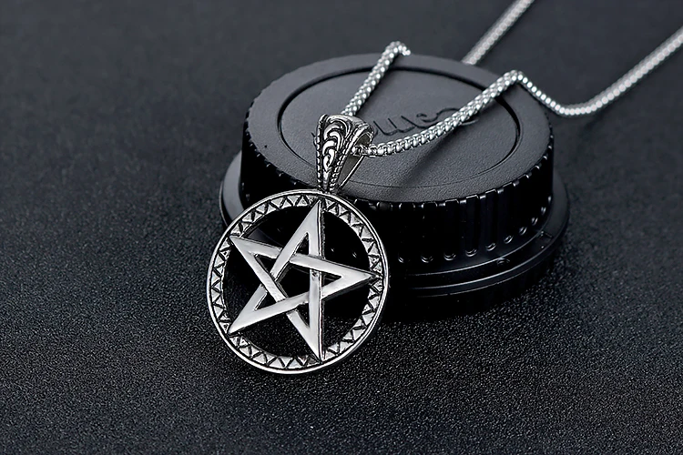Фабрика Dongguan, Мужская подвеска из нержавеющей титановой стали с серебряной пятиконечной звездой, круглая коробка, ожерелье, цепочка, подарок на Рождество, в наличии