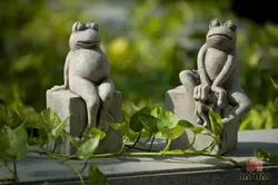 Animal statuary concrete cement outdoor garden frog porcelain figurine
