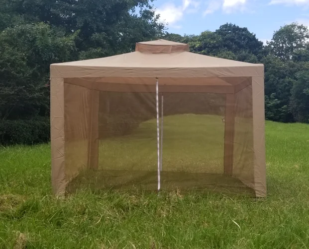 Уличная садовая беседка с сеткой