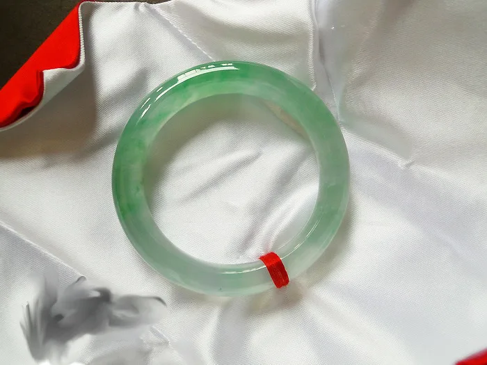 YQ11 popular Chinese jade bangle bracelet for women