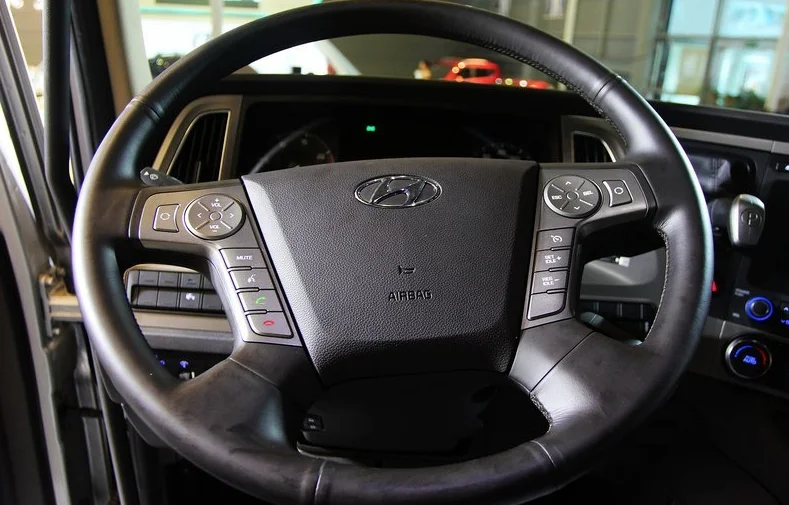 Brand new Hyundai 4*2 Tractor truck Trailer Head Prime Mover with best price for sale