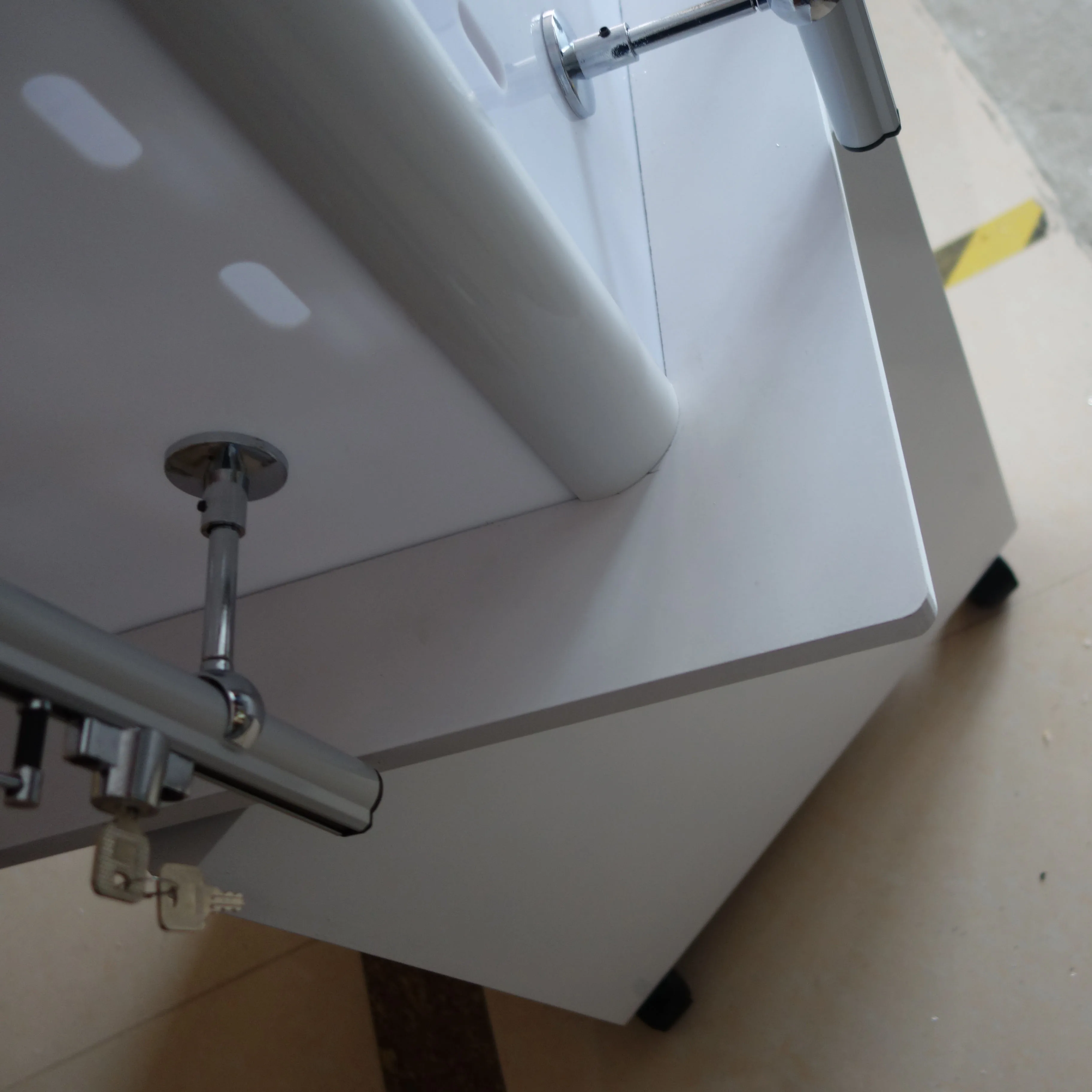 floor sunglasses display stands