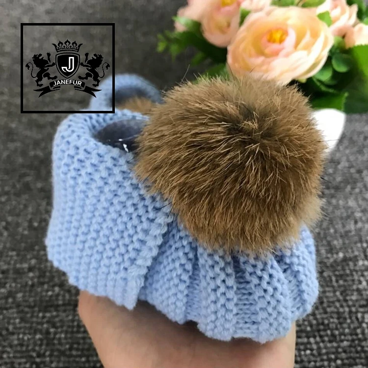 Factory wholesale soft warm boots hand knitted baby shoes