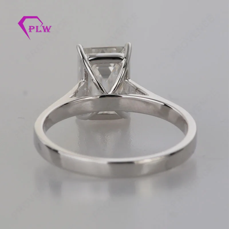 2019 Customized new emerald cut 14k white  gold ring  moissanite wedding engagement ring