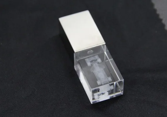 Самое новое прибытие 3D дизайн ЛОГОТИПА и Гравировки кристалл usb flash drive