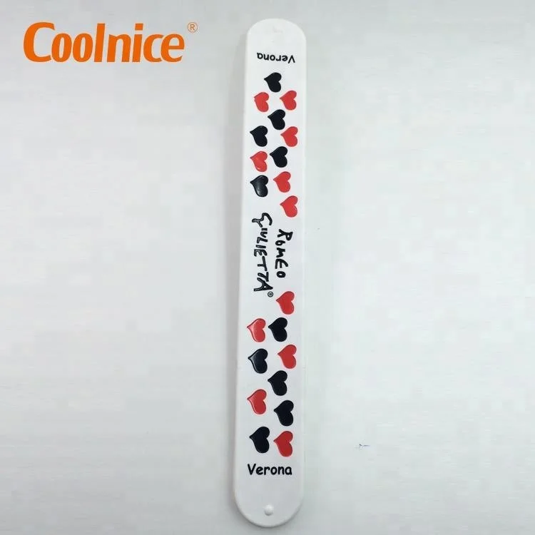 2018 Christmas gift whistle silicone slap bracelet for kids