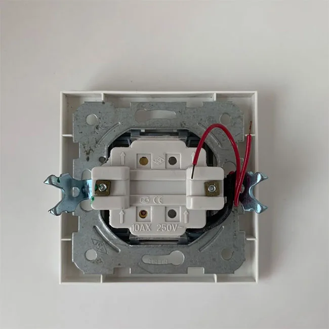  Которая производится в округе Вэньчжоу Производитель стандарт ЕС 1 gang настенный Электрический переключатель банды выключатель