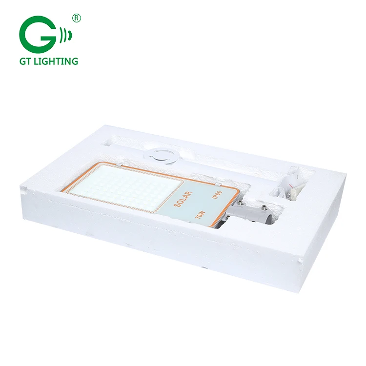 Outdoor waterproof ip66 24watt 50watt 70watt 100watt remote control solar led street light