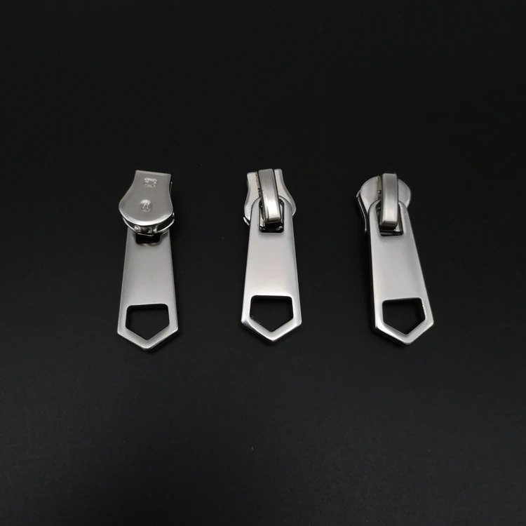 Special custom shaped  zipper pullers custom logo Slider Size 7 mould