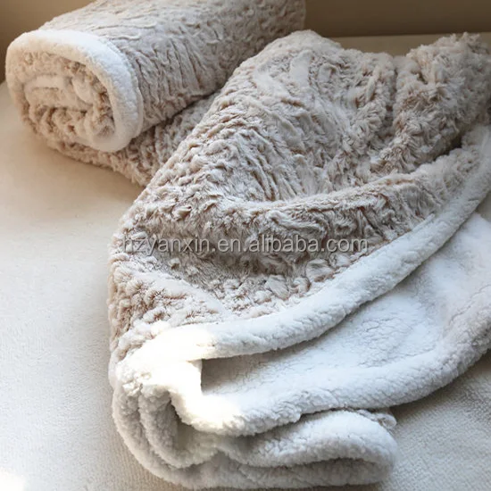 High quality Luxury 100% polyester brush PV plush throw blanket sherpa blanket sheep wool blanket