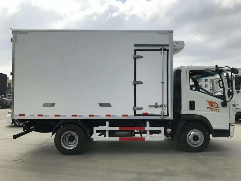 Refrigerated Truck Body Cooling Van for Sale with Truck Cold Box