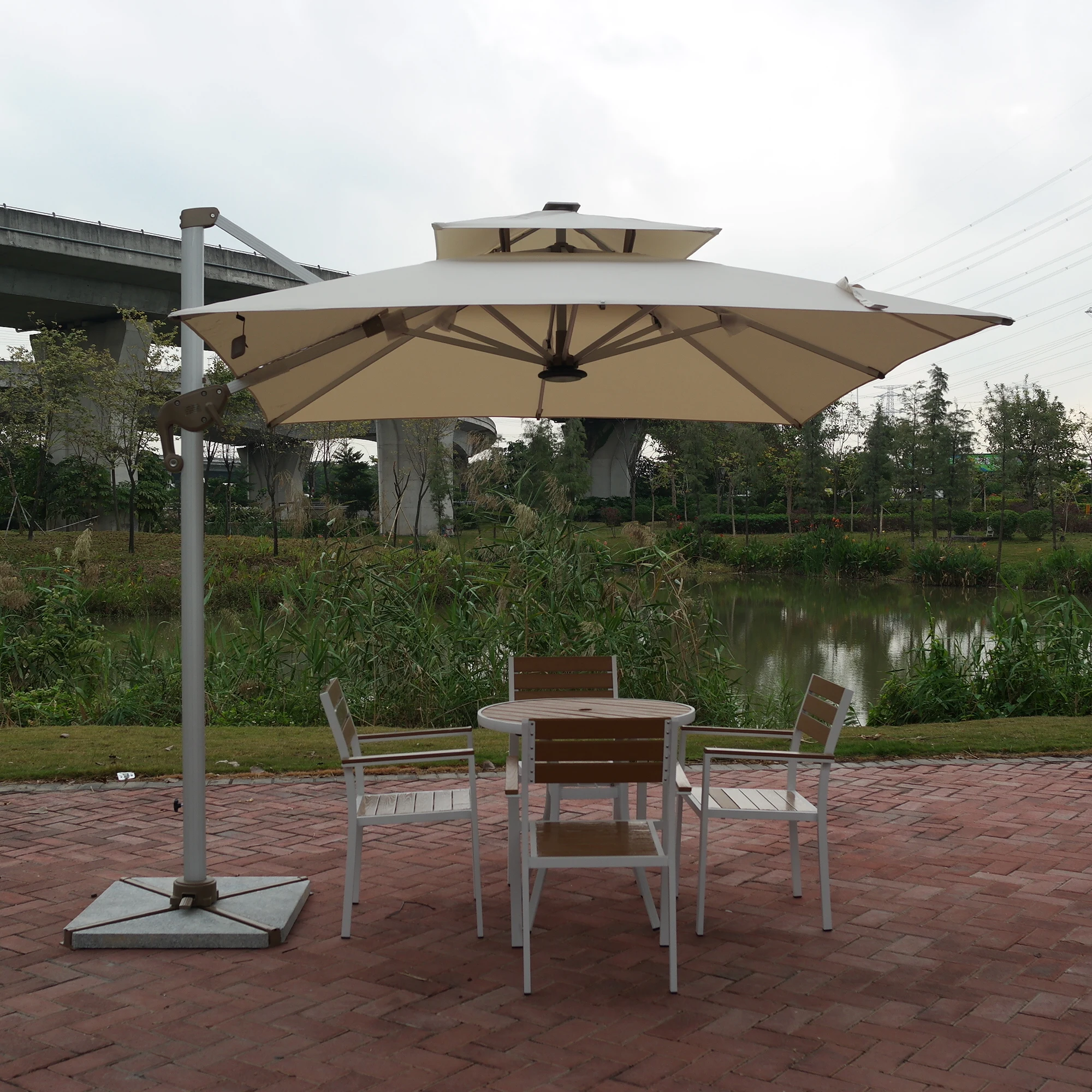 OEM new design aluminium solar lighting umbrella with LED lights