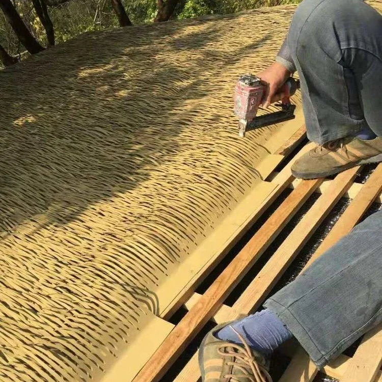 Бесплатный образец бесплатный образец 2020 большой выбор соломы ветрозащитная огнеупорная солома искусственная солома