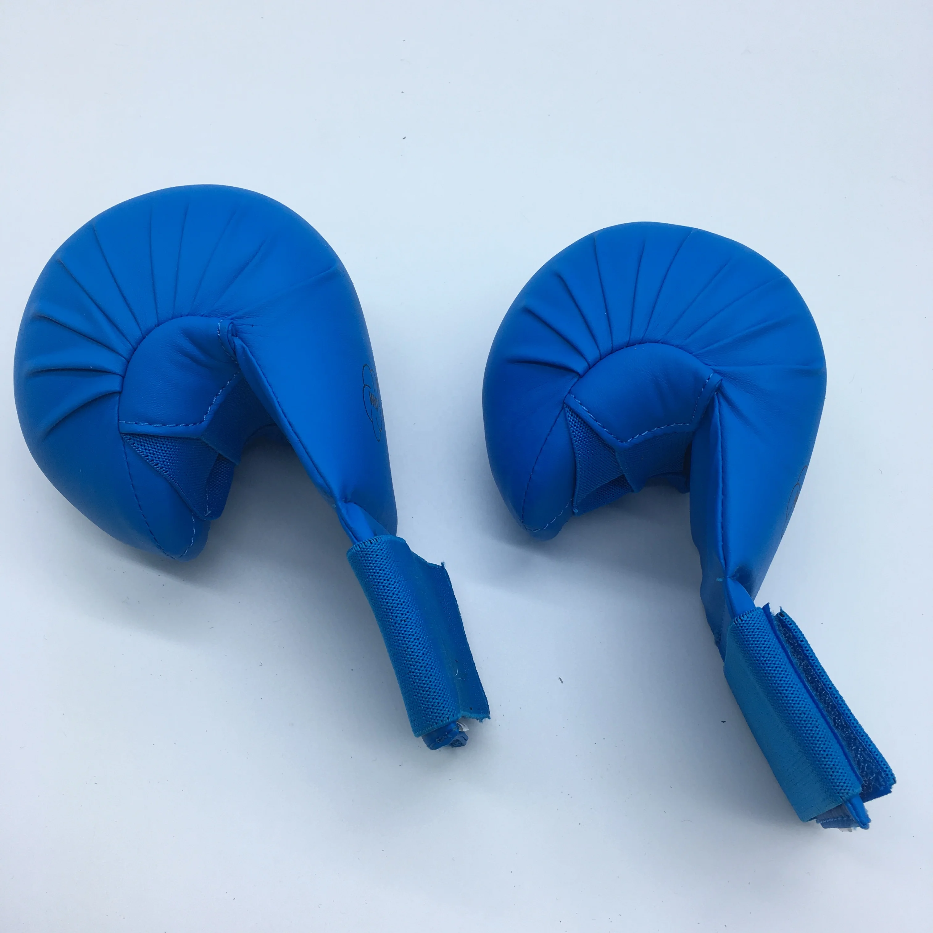 Thicken synthetic leather martial arts WKF karate gloves karate mitts karate equipment