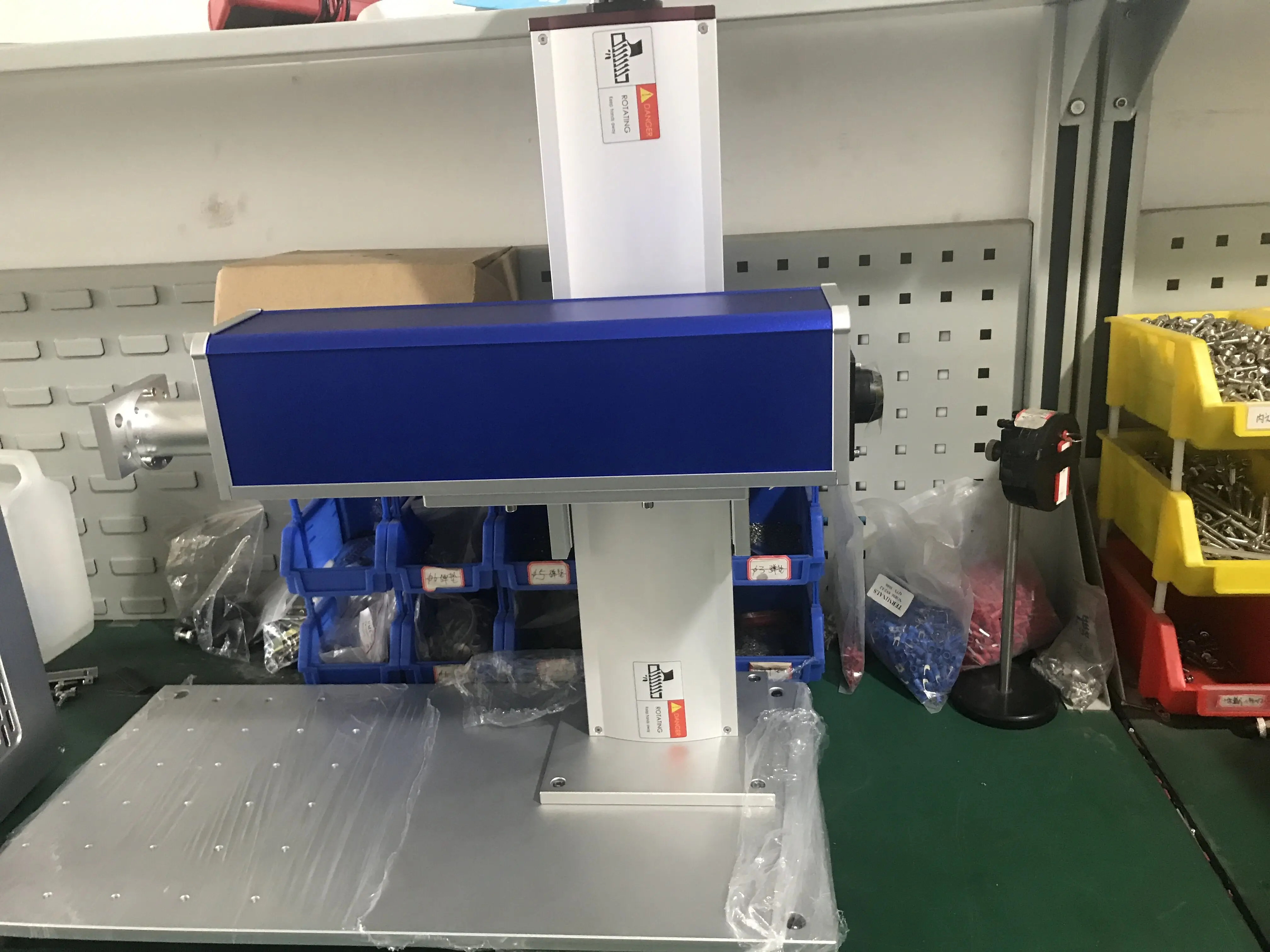 KEYILASER Portable Mini Laser Marker Raycus JPT 3D 20W 30W 50W 60W 100W Fiber Laser Marking Machine for Metal