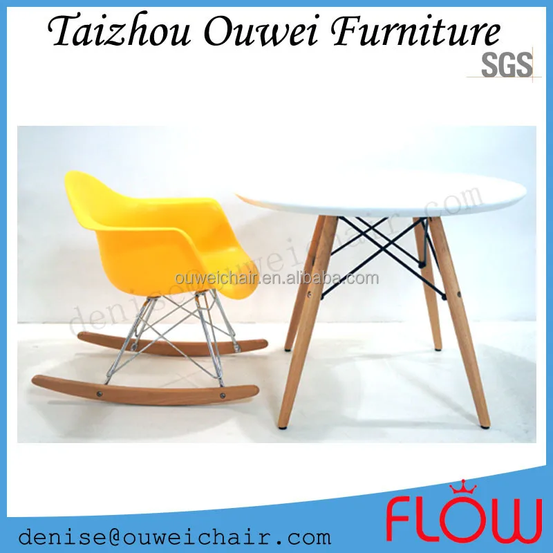 small round wooden homework table for kids