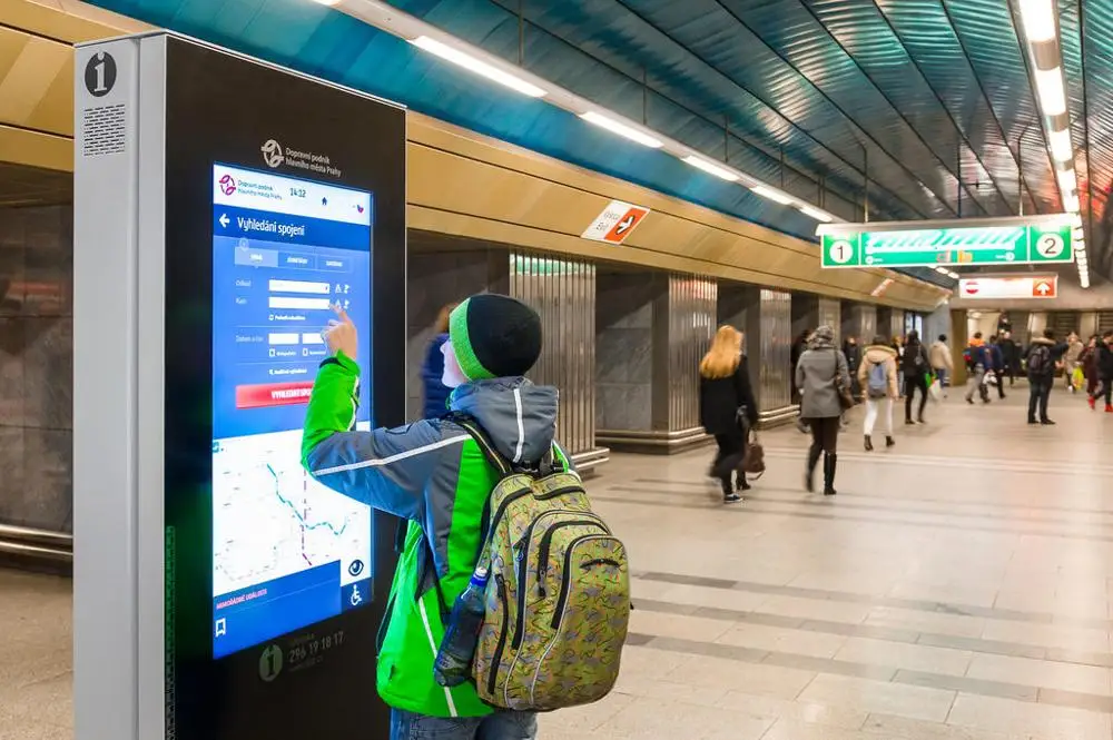 
15.6 inch interactive touch foil with USB connection for holograph projector 