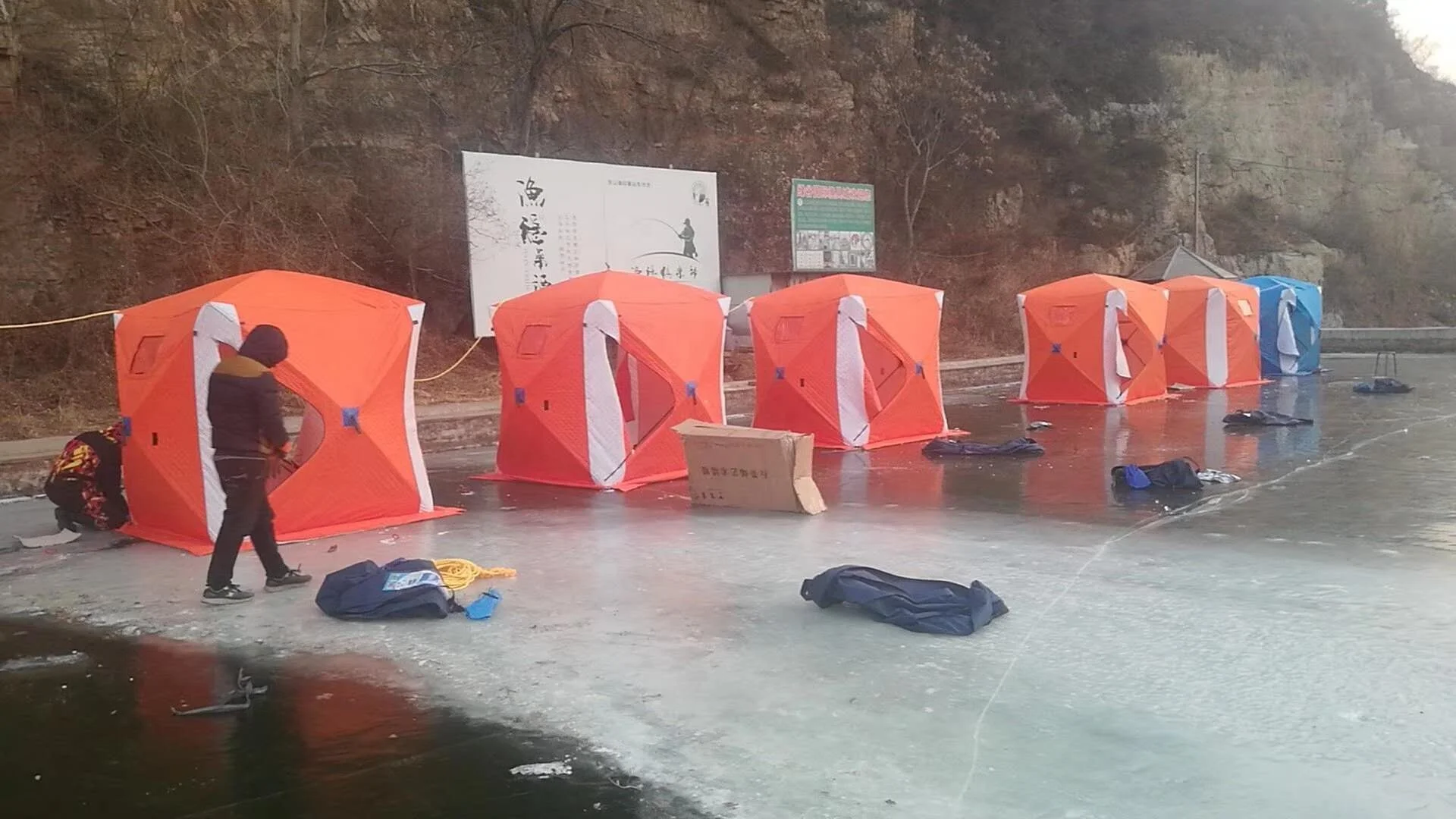 Wholesale eskimo 4 person thunderbay ice cube poly cotton luxury family cabin hub style winter camping eskimo fishing tent