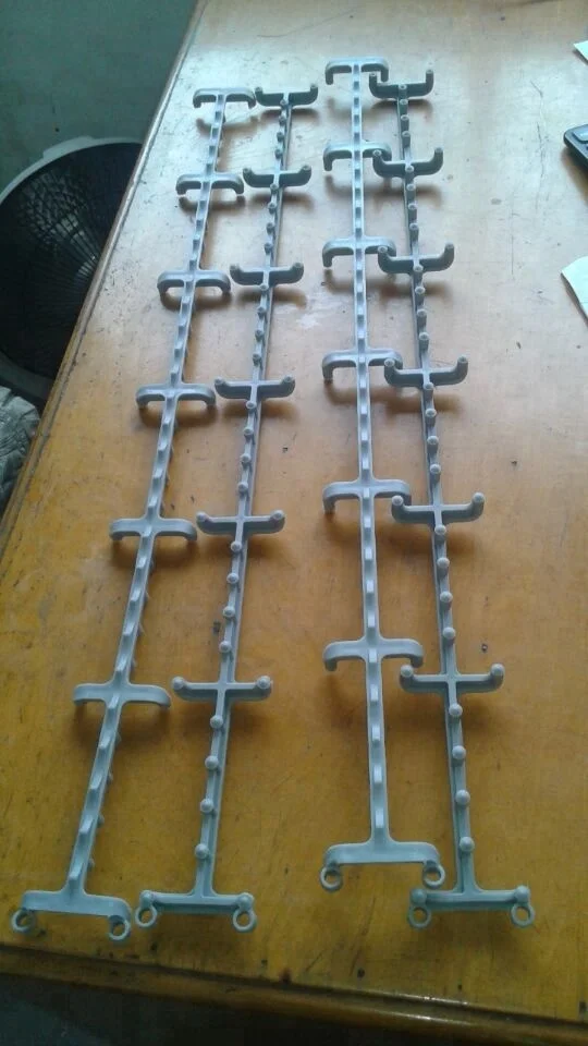 
Continuous plastic slab bolster 3/4