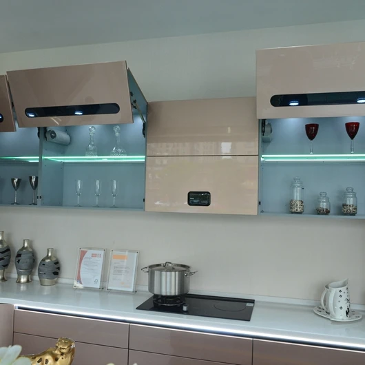 High Gloss Lacquer Finish Modern Metal Handless Plywood Kitchen Cabinets