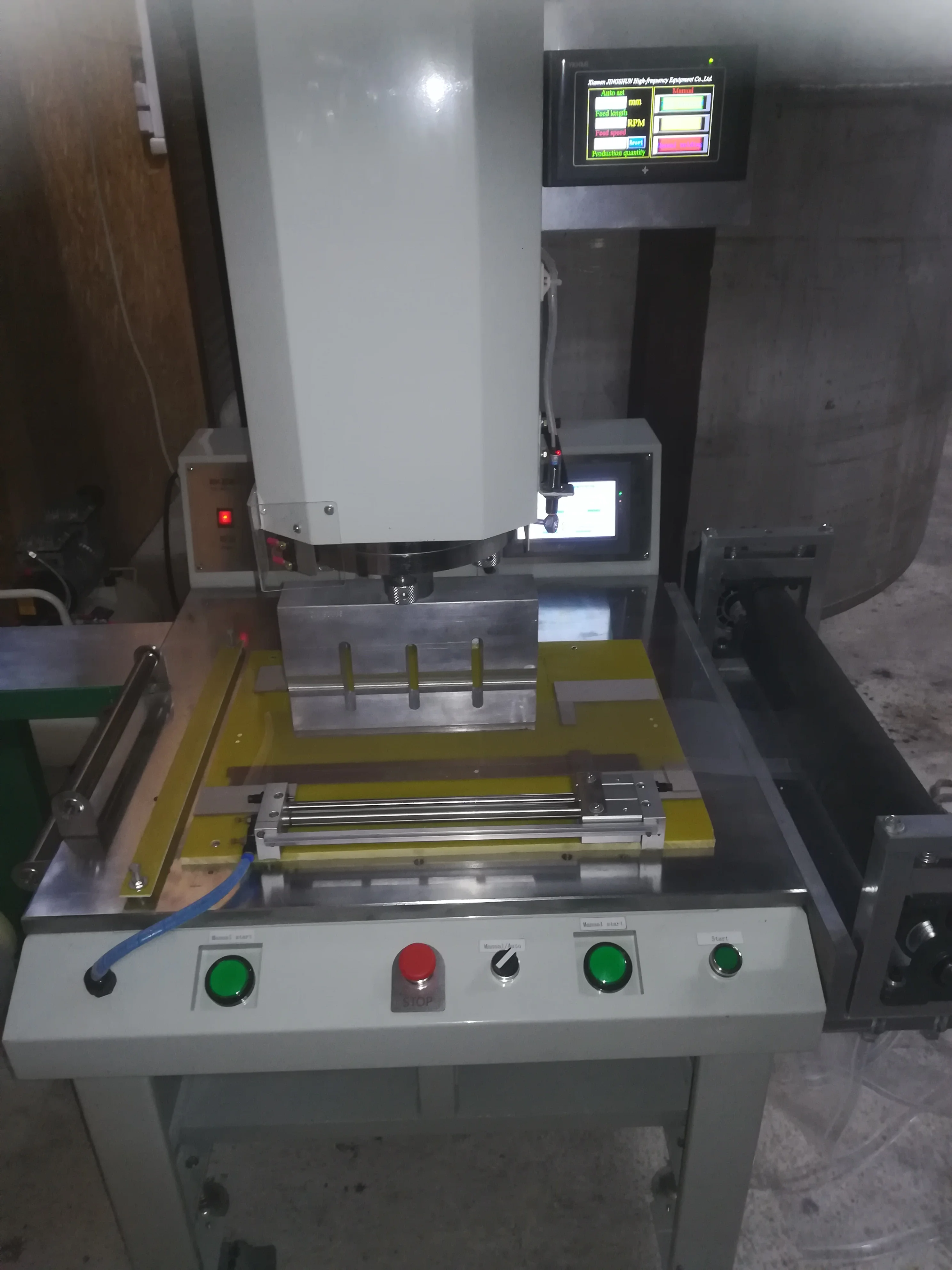 4200W price automatic ultrasonic plastic welding machine